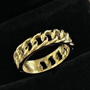 ✨Beautiful Gold Interlock Chain Ring size 6